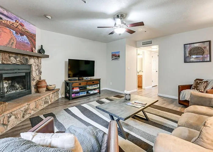 Ferienhaus Mtn Views + Hot Tub Access: Golf Retreat!