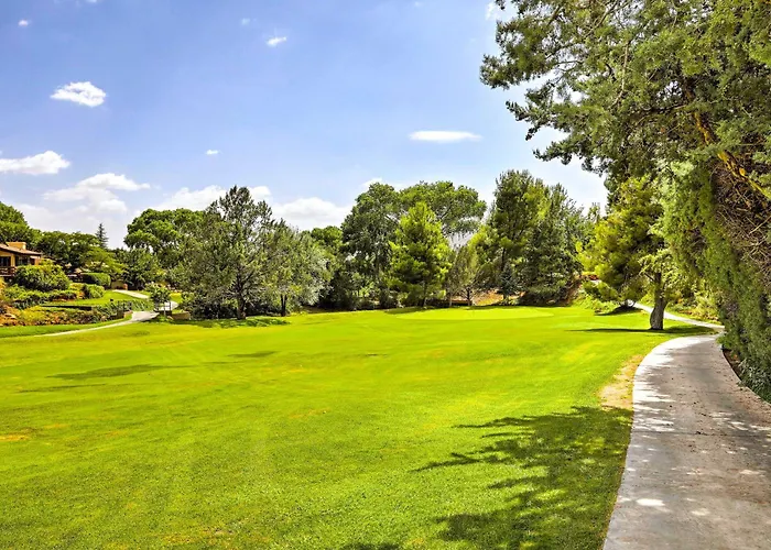 Mtn Views + Hot Tub Access: Golf Retreat! *