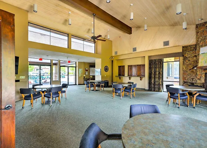 Mtn Views + Hot Tub Access: Golf Retreat!